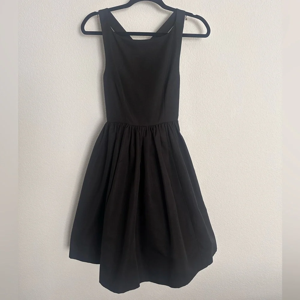 blue sleeveless wrap dress Lorelai Two Tone in Chambray | Color - Dark Wash / 18X xs small Product Title: Princess Navy Timeless elegance in its Size:FR 38- Preorder